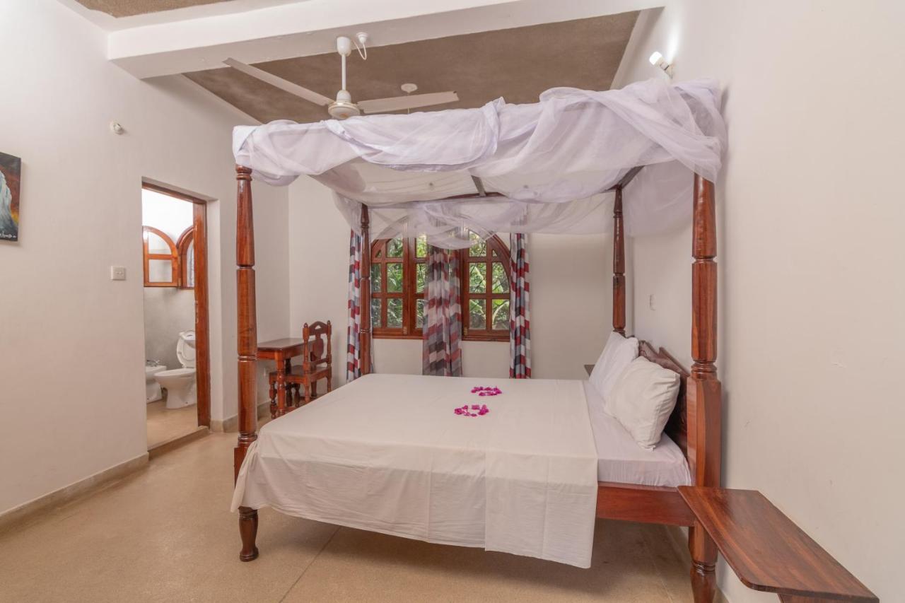 Joysvilla Family Holiday Home Малинди Экстерьер фото